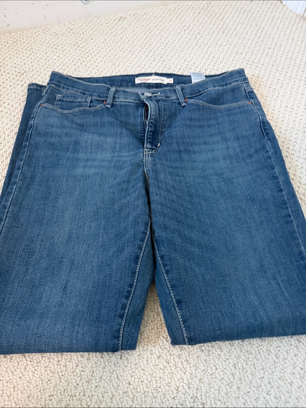 Levi's Mid Blue Straight Leg Women's Jeans